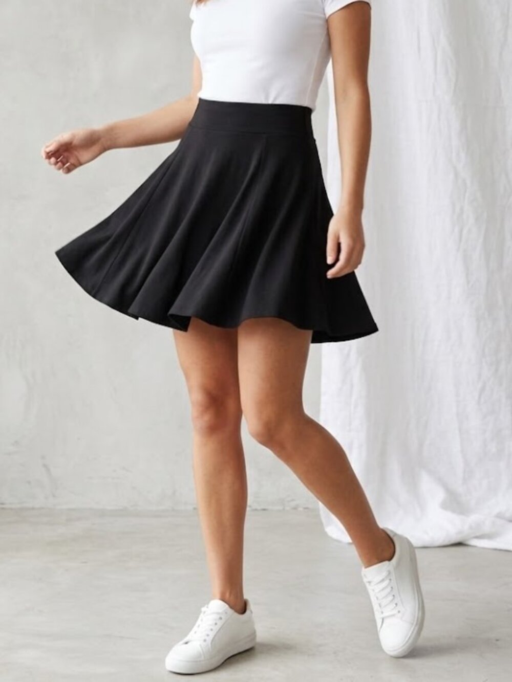 Black Highwaist Skirt